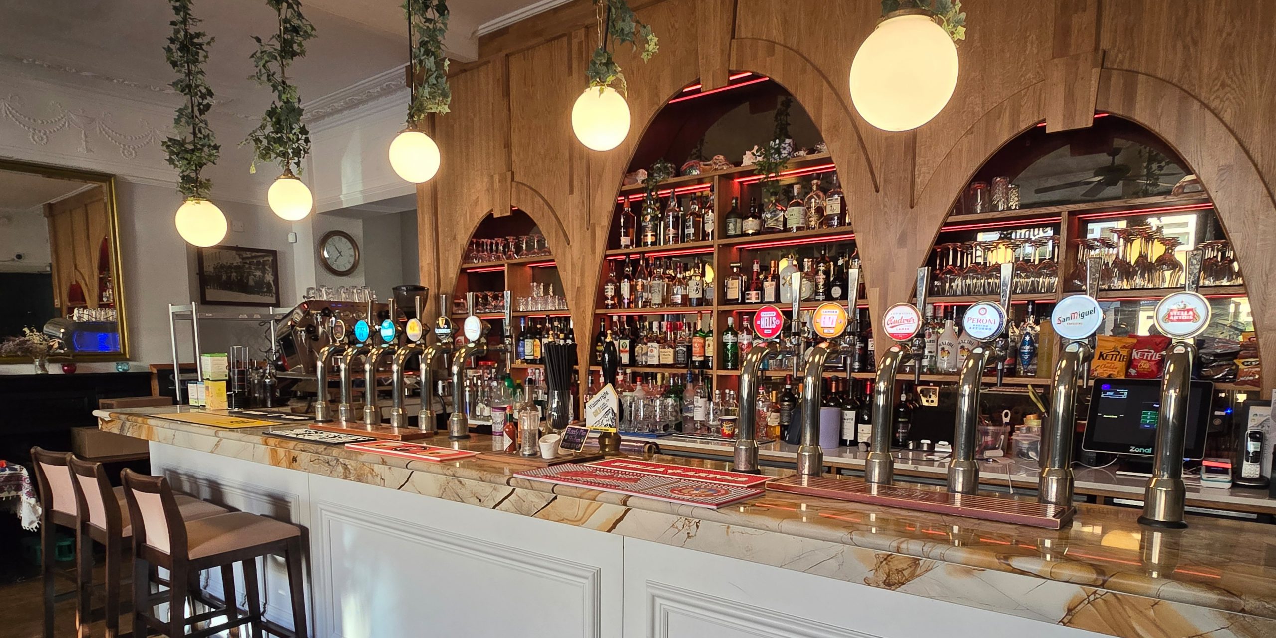 The Greenwich Pensioner - Bar Front